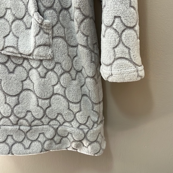 ✅Mickey Mouse Gray Faux Fur Hoodie Disney Long sleeve Pullover Tunic Women’s M - Picture 8 of 13